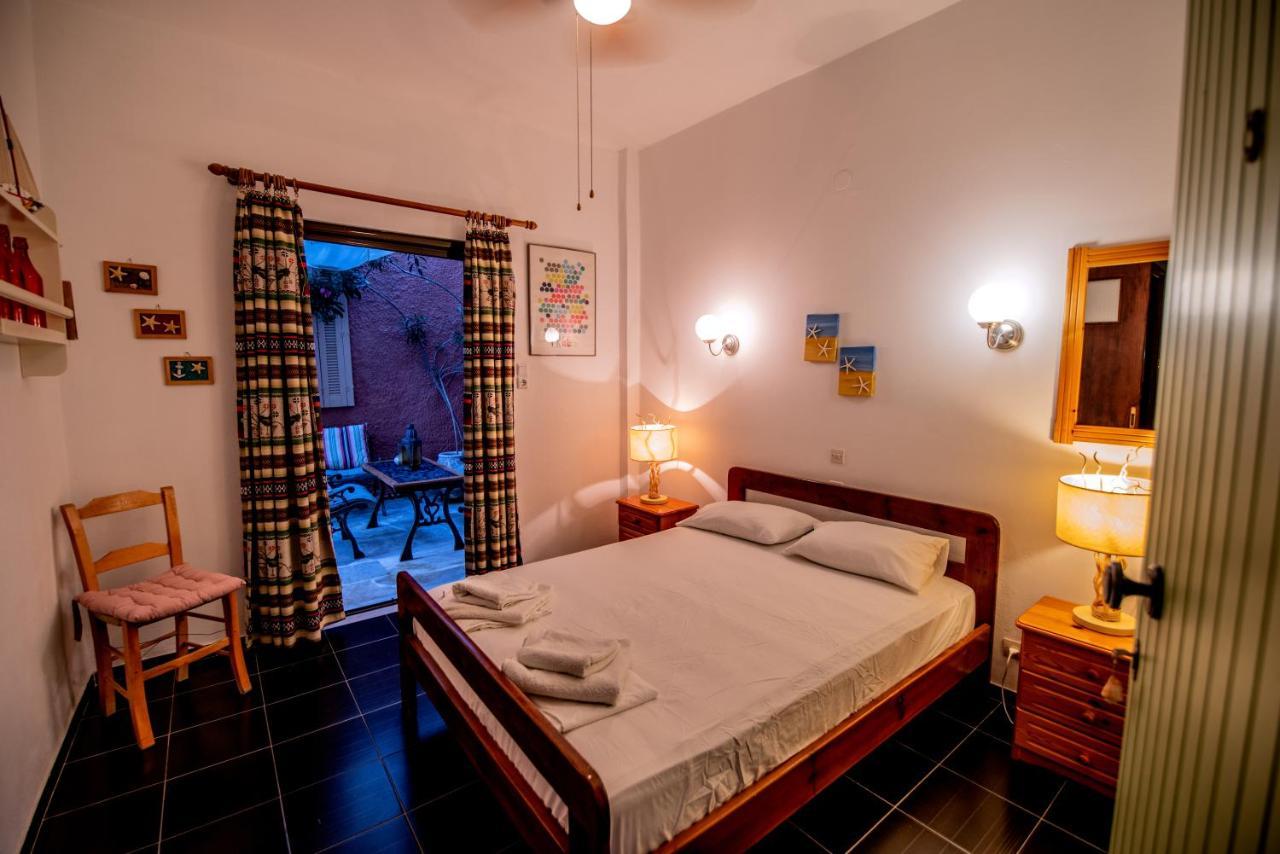 Stella Studios Poros Town Bagian luar foto