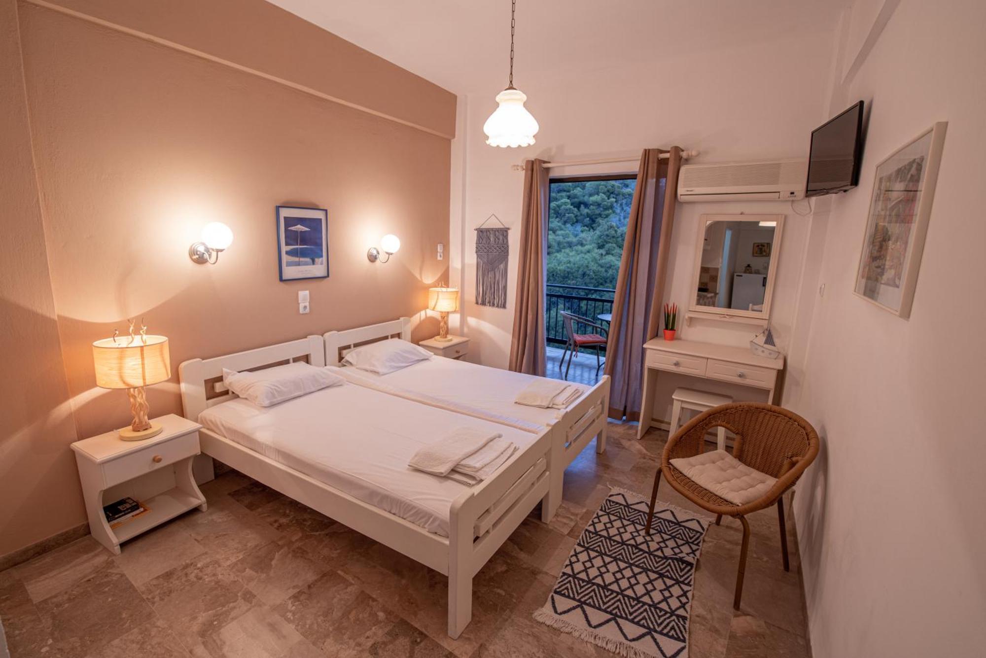 Stella Studios Poros Town Bagian luar foto